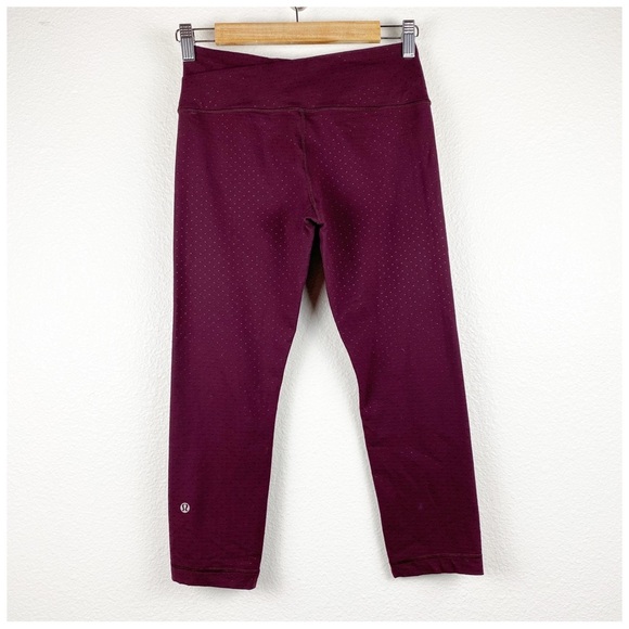 Lululemon Astro‎ Wunder Under Crop II Shine Dot in Bordeaux Drama Size 4 - Picture 7 of 11